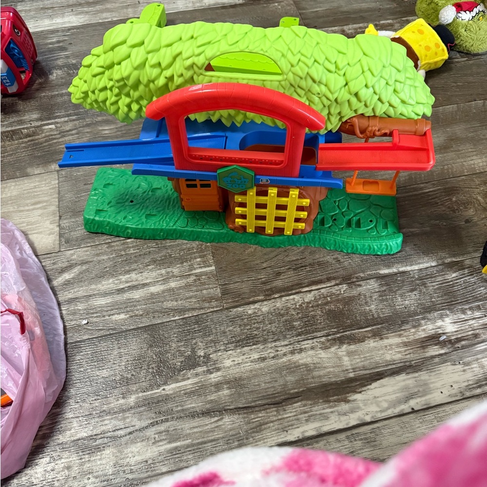 Fisher-Price animal zoo house